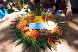 Lomba Tumpeng