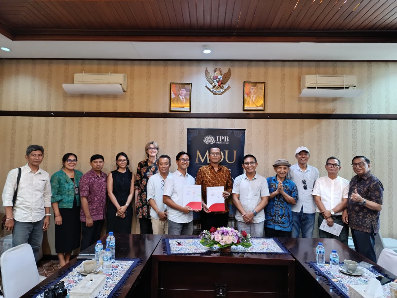 Diskusi Kerja Sama dengan Puri Manuaba sekaligus dilakukan Penandatanganan Kerjasama (MoU) untuk program BaseCamp