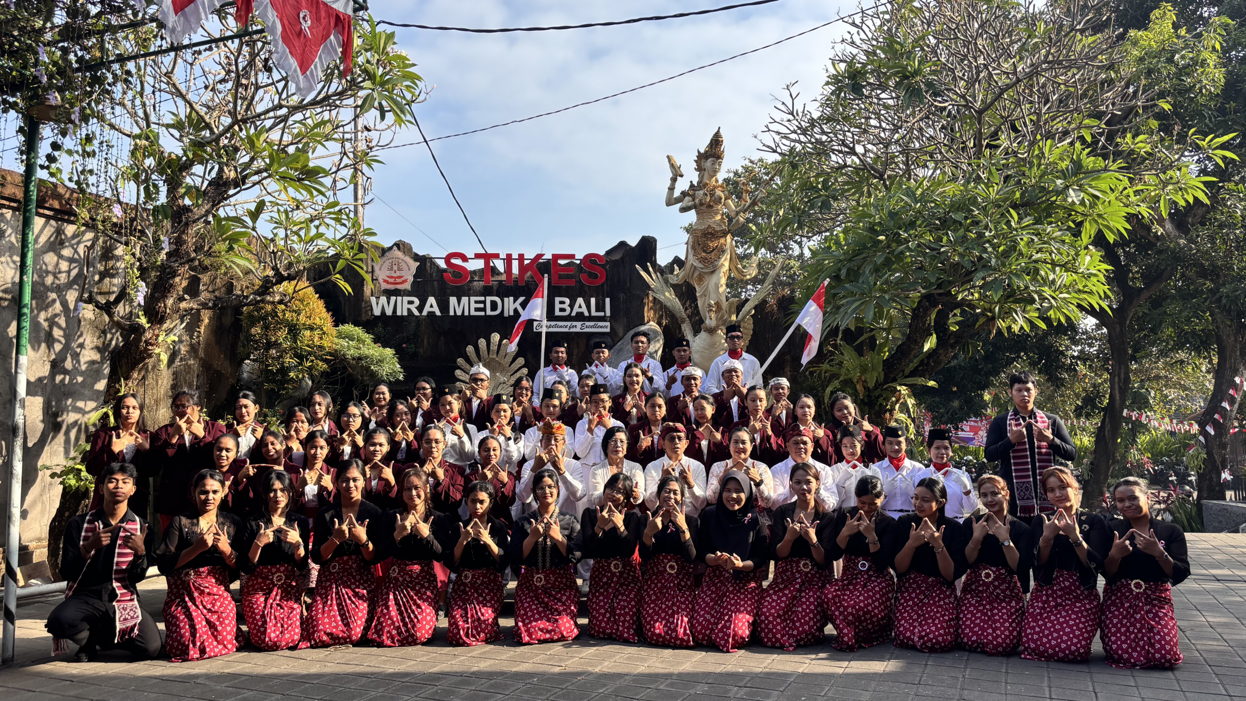 Semangat Kemerdekaan, STIKES Wira Medika Bali Gelar Apel Peringatan HUT ke-81 Kemerdekaan Republik Indonesia